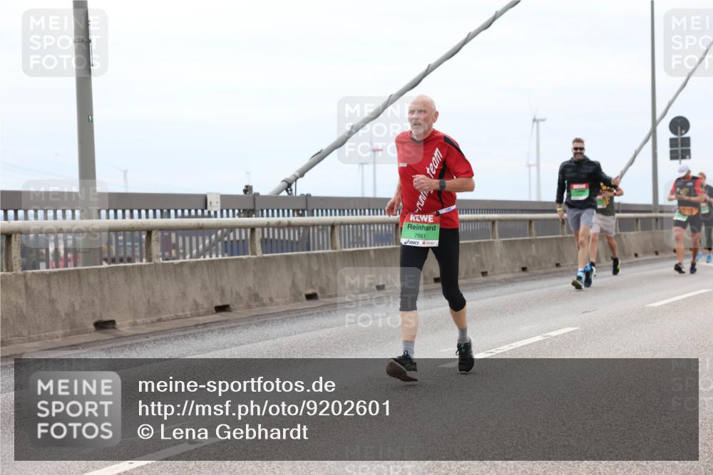 03.10.2025 - Köhlbrandbrückenlauf Lena Gebhardt http://msf.ph/oto/9202601 03.10.2025 15:49:41 Position 2 7661 meine-sportfotos.de