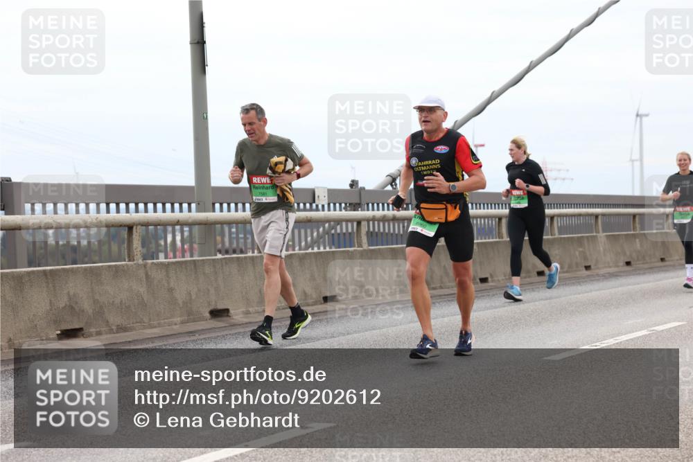 03.10.2025 - Köhlbrandbrückenlauf Lena Gebhardt http://msf.ph/oto/9202612 03.10.2025 15:49:45 Position 2 91, 7581, 8960 meine-sportfotos.de