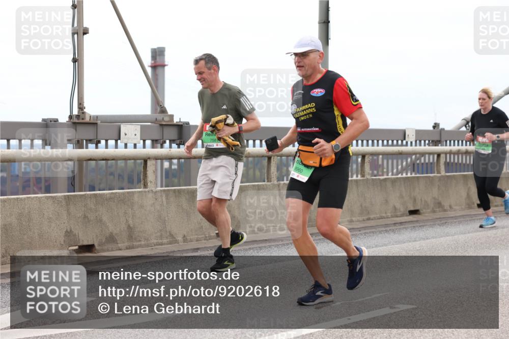 03.10.2025 - Köhlbrandbrückenlauf Lena Gebhardt http://msf.ph/oto/9202618 03.10.2025 15:49:46 Position 2 758, 8960 meine-sportfotos.de