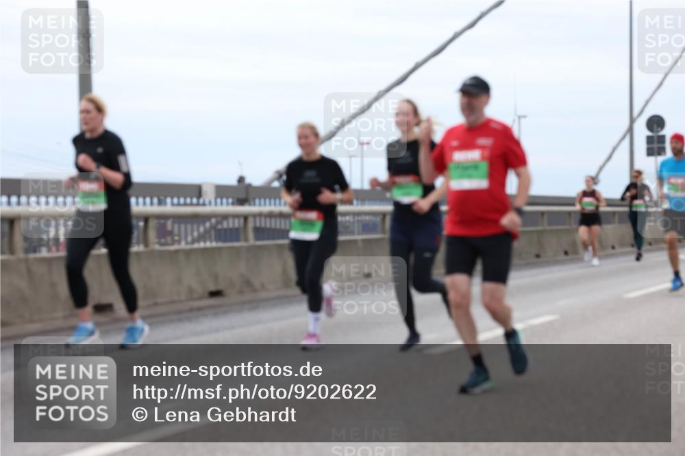 03.10.2025 - Köhlbrandbrückenlauf Lena Gebhardt http://msf.ph/oto/9202622 03.10.2025 15:49:47 Position 2  meine-sportfotos.de