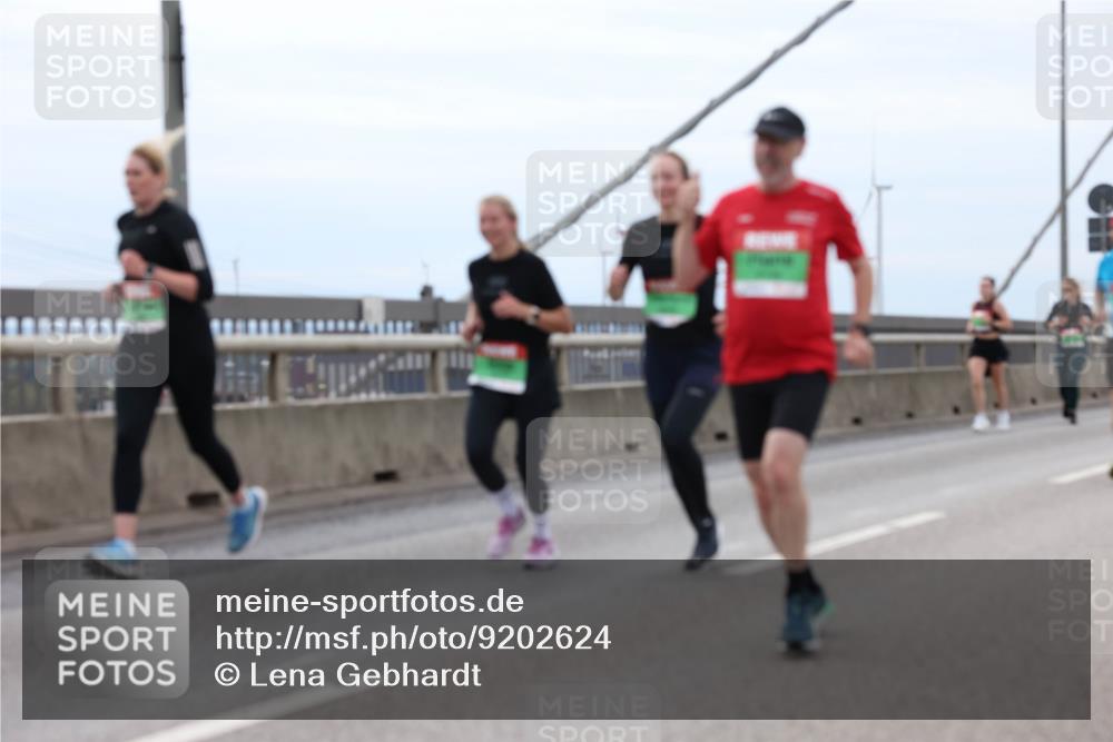 03.10.2025 - Köhlbrandbrückenlauf Lena Gebhardt http://msf.ph/oto/9202624 03.10.2025 15:49:48 Position 2  meine-sportfotos.de