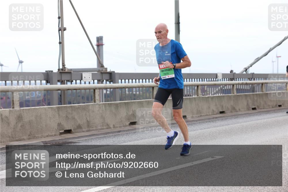 03.10.2025 - Köhlbrandbrückenlauf Lena Gebhardt http://msf.ph/oto/9202660 03.10.2025 15:49:57 Position 2 7879 meine-sportfotos.de