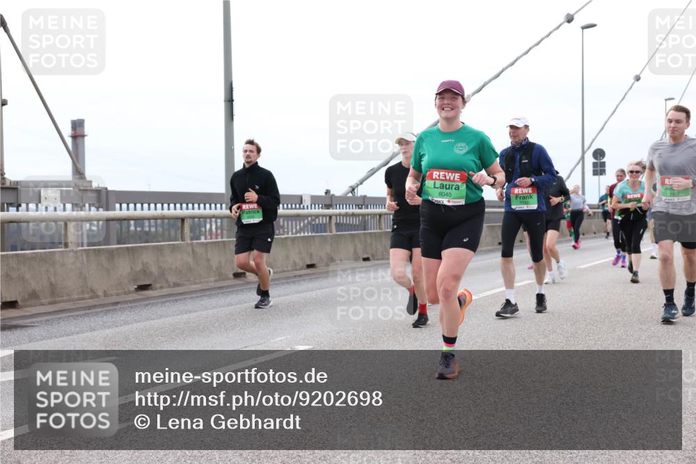 03.10.2025 - Köhlbrandbrückenlauf Lena Gebhardt http://msf.ph/oto/9202698 03.10.2025 15:50:05 Position 2 8040, 7502 meine-sportfotos.de