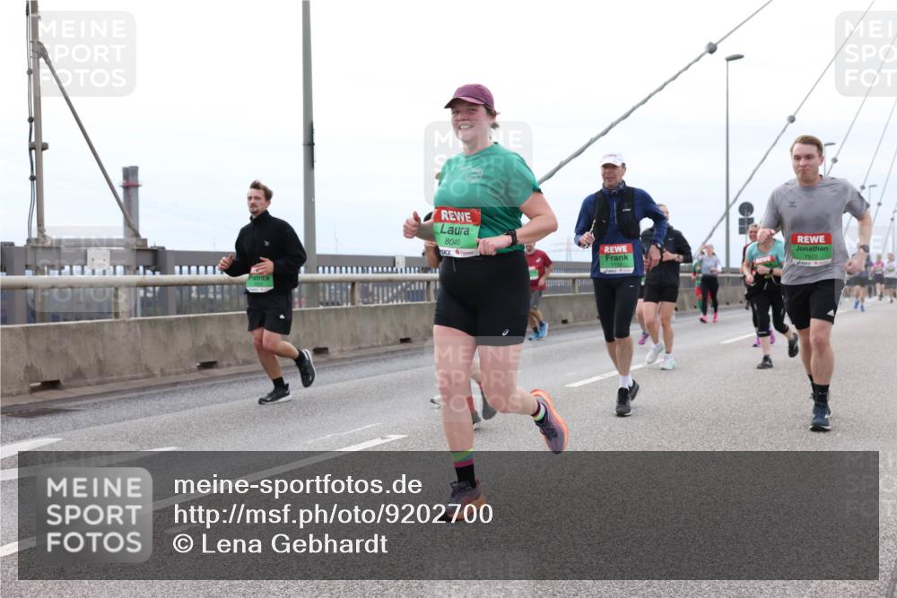 03.10.2025 - Köhlbrandbrückenlauf Lena Gebhardt http://msf.ph/oto/9202700 03.10.2025 15:50:05 Position 2 8040, 7502 meine-sportfotos.de