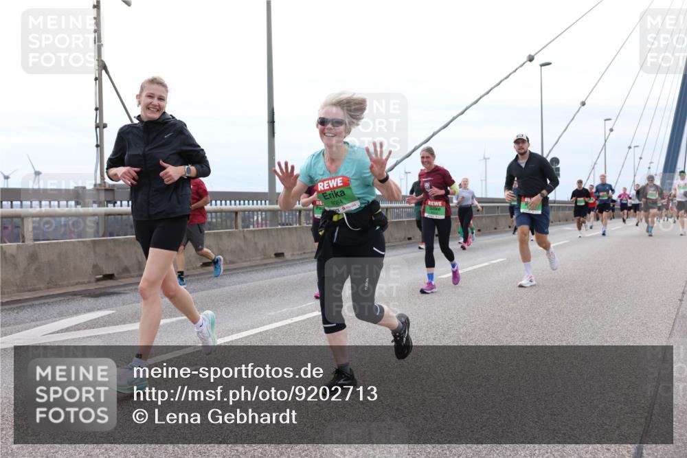 03.10.2025 - Köhlbrandbrückenlauf Lena Gebhardt http://msf.ph/oto/9202713 03.10.2025 15:50:08 Position 2 8084 meine-sportfotos.de