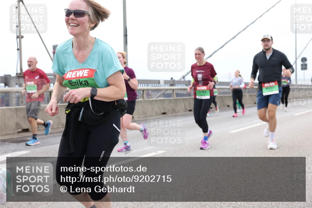 03.10.2025 - Köhlbrandbrückenlauf Lena Gebhardt http://msf.ph/oto/9202715 03.10.2025 15:50:08 Position 2  meine-sportfotos.de