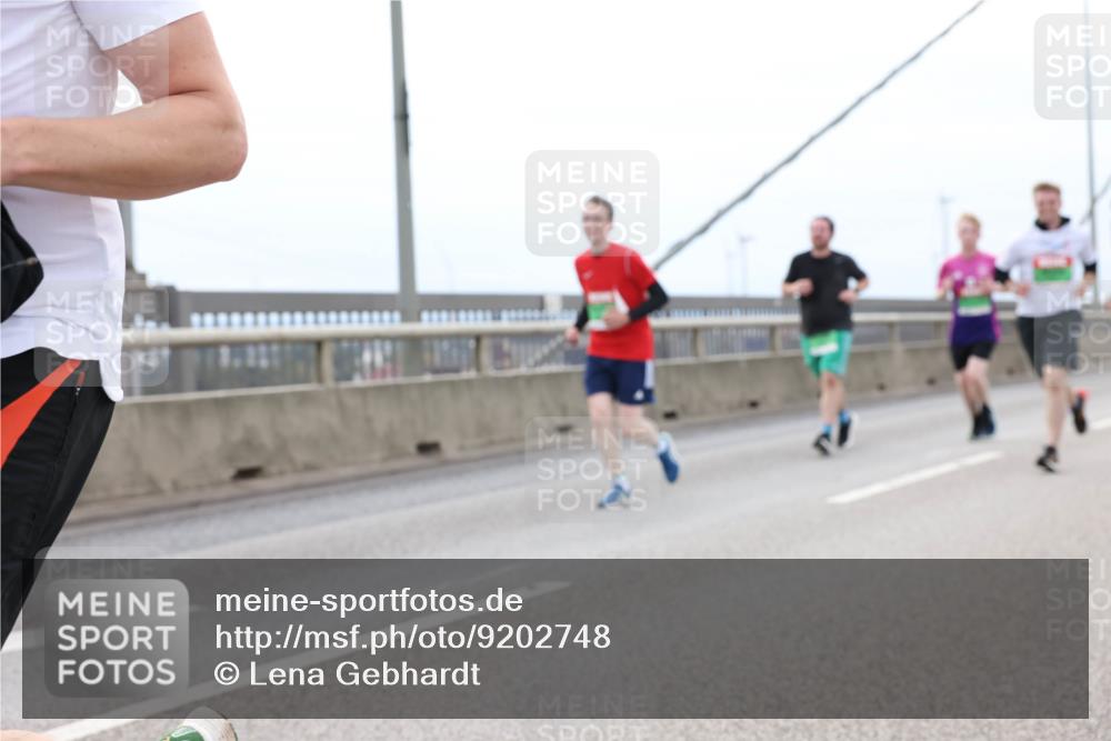 03.10.2025 - Köhlbrandbrückenlauf Lena Gebhardt http://msf.ph/oto/9202748 03.10.2025 15:50:15 Position 2  meine-sportfotos.de