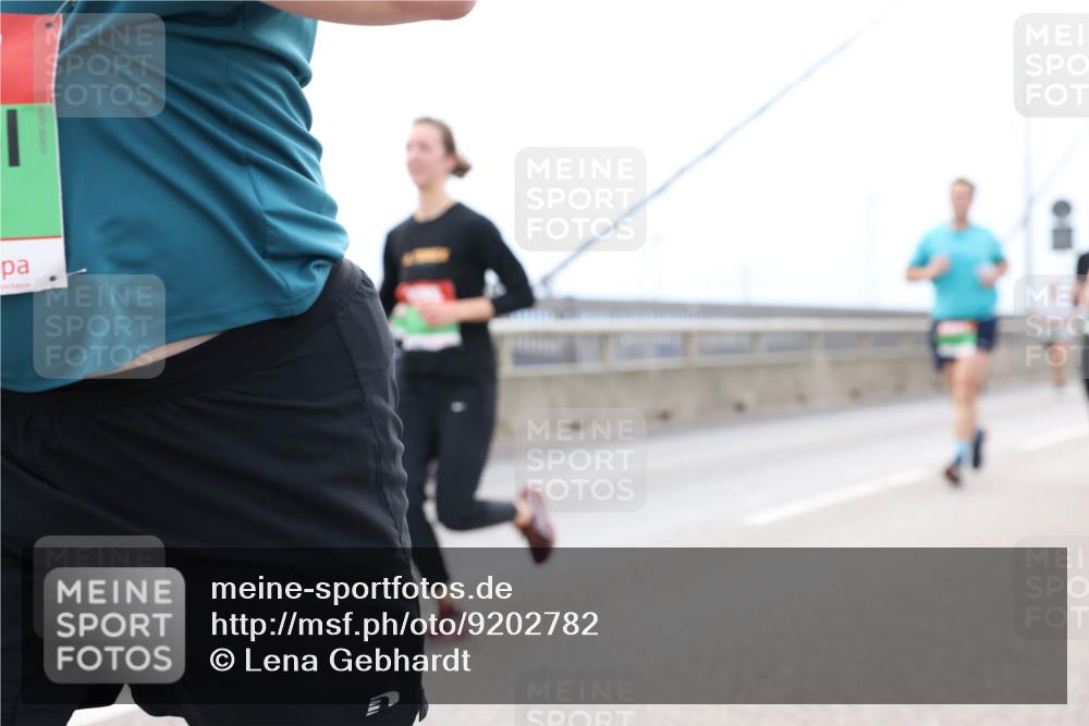 03.10.2025 - Köhlbrandbrückenlauf Lena Gebhardt http://msf.ph/oto/9202782 03.10.2025 15:50:23 Position 2  meine-sportfotos.de