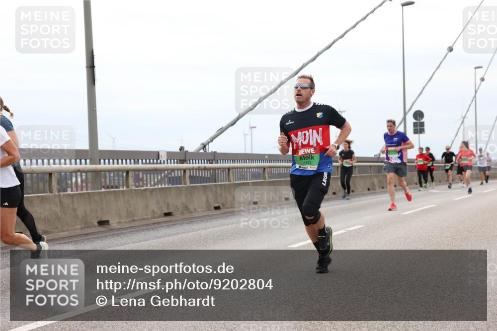 03.10.2025 - Köhlbrandbrückenlauf Lena Gebhardt http://msf.ph/oto/9202804 03.10.2025 15:50:30 Position 2 7157 meine-sportfotos.de