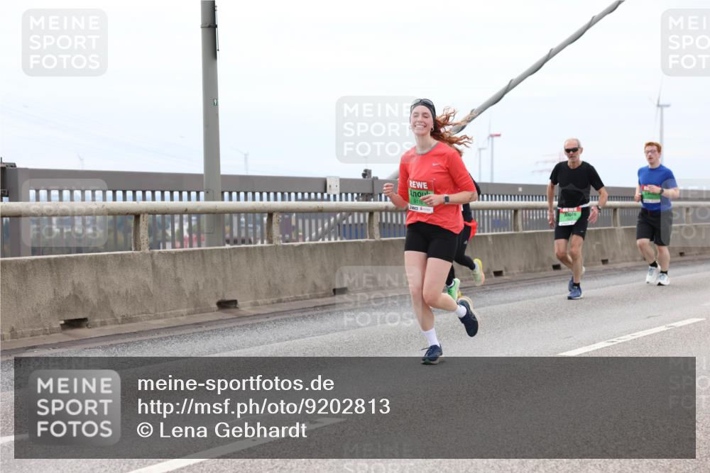 03.10.2025 - Köhlbrandbrückenlauf Lena Gebhardt http://msf.ph/oto/9202813 03.10.2025 15:50:37 Position 2 9116 meine-sportfotos.de
