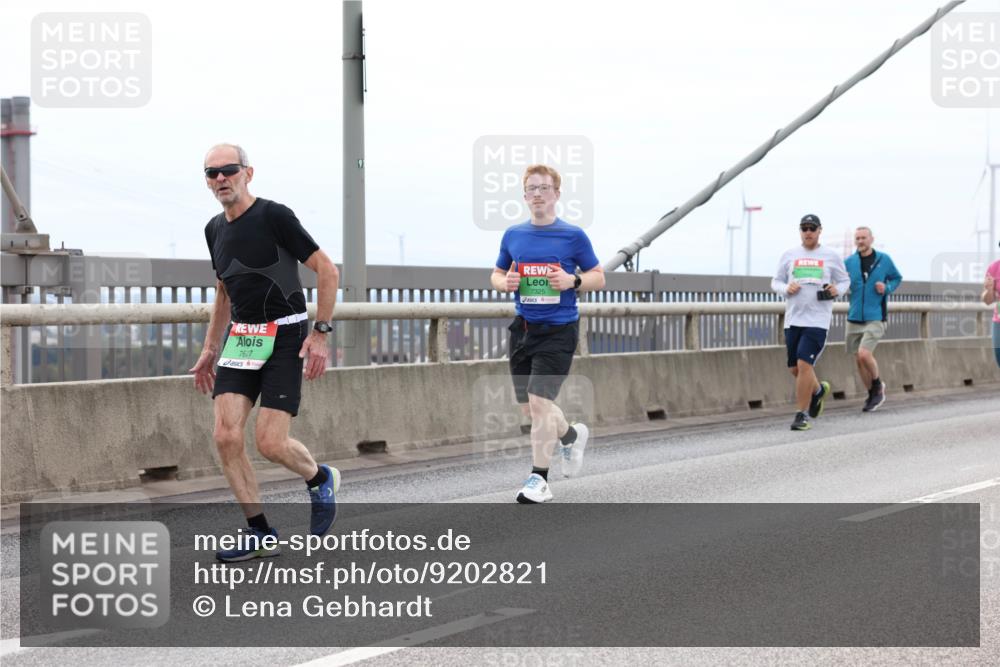 03.10.2025 - Köhlbrandbrückenlauf Lena Gebhardt http://msf.ph/oto/9202821 03.10.2025 15:50:40 Position 2 7627, 91, 7325 meine-sportfotos.de