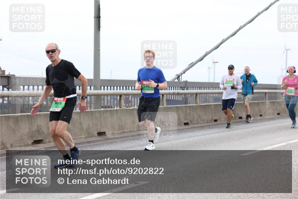 03.10.2025 - Köhlbrandbrückenlauf Lena Gebhardt http://msf.ph/oto/9202822 03.10.2025 15:50:40 Position 2 7627, 91, 7325 meine-sportfotos.de