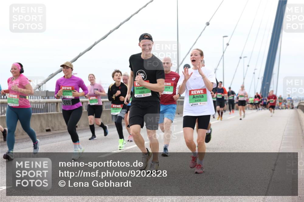 03.10.2025 - Köhlbrandbrückenlauf Lena Gebhardt http://msf.ph/oto/9202828 03.10.2025 15:50:42 Position 2 7264, 7194, 7717, 8409, 8408 meine-sportfotos.de