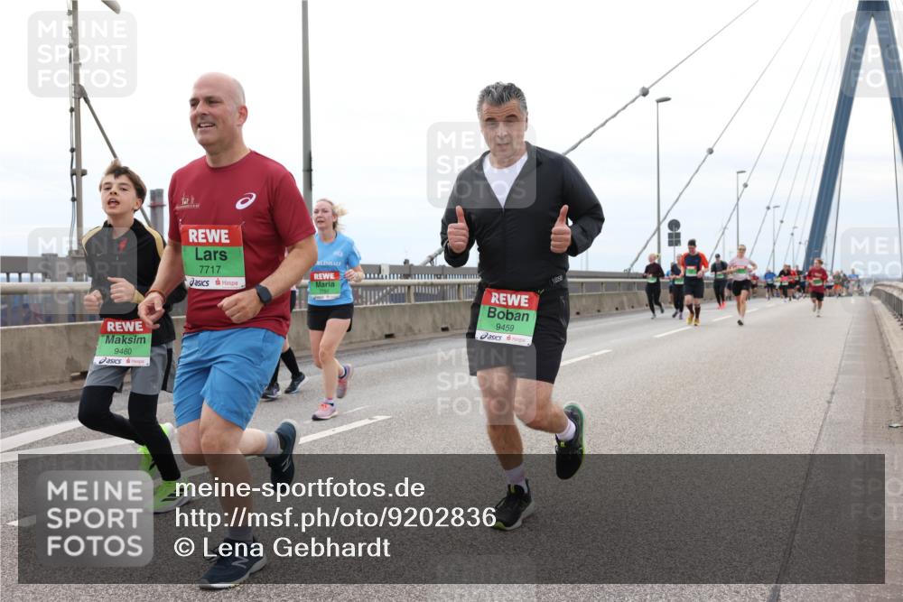 03.10.2025 - Köhlbrandbrückenlauf Lena Gebhardt http://msf.ph/oto/9202836 03.10.2025 15:50:45 Position 2 9460, 7717, 9459 meine-sportfotos.de