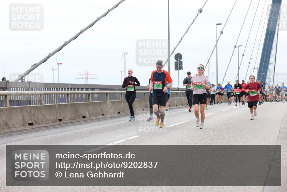 03.10.2025 - Köhlbrandbrückenlauf Lena Gebhardt http://msf.ph/oto/9202837 03.10.2025 15:50:46 Position 2  meine-sportfotos.de