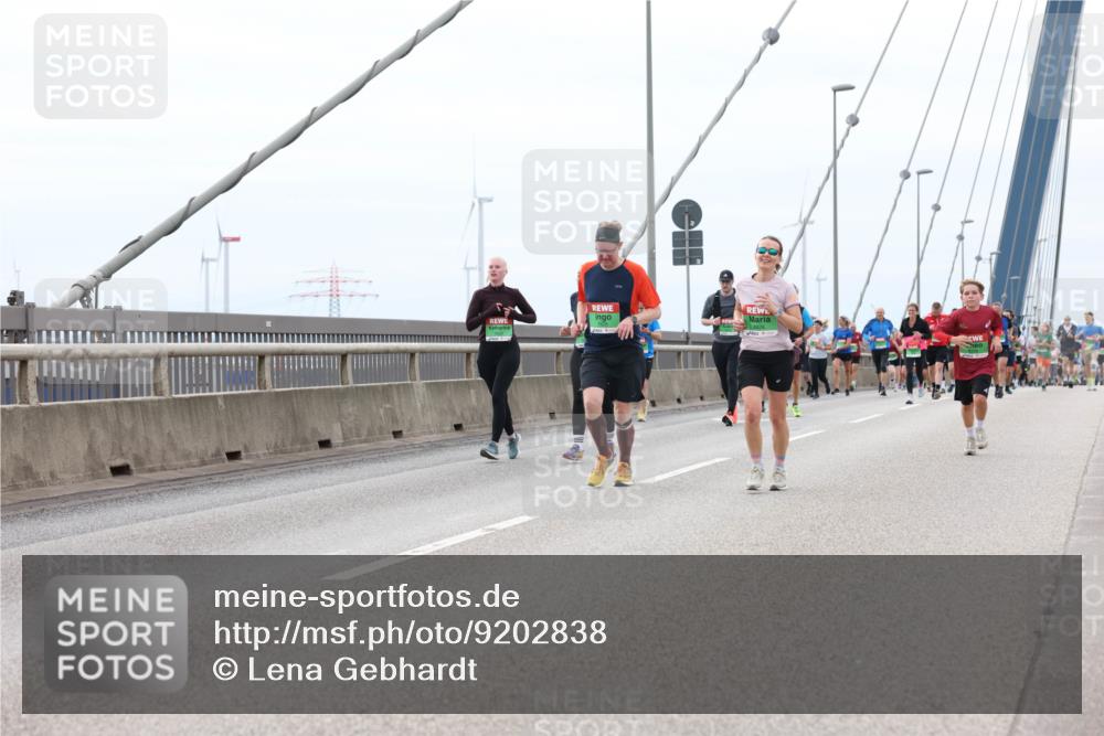 03.10.2025 - Köhlbrandbrückenlauf Lena Gebhardt http://msf.ph/oto/9202838 03.10.2025 15:50:46 Position 2 8928 meine-sportfotos.de