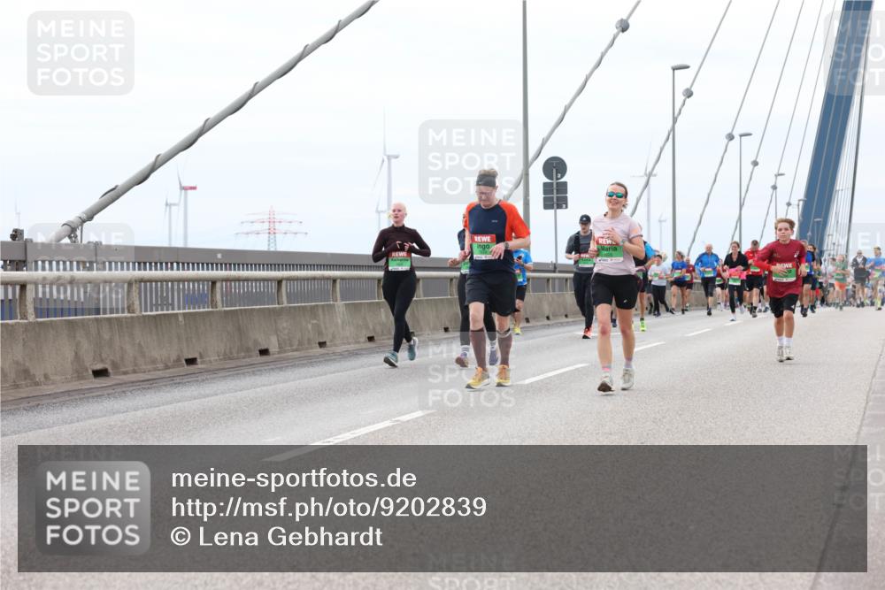 03.10.2025 - Köhlbrandbrückenlauf Lena Gebhardt http://msf.ph/oto/9202839 03.10.2025 15:50:46 Position 2  meine-sportfotos.de