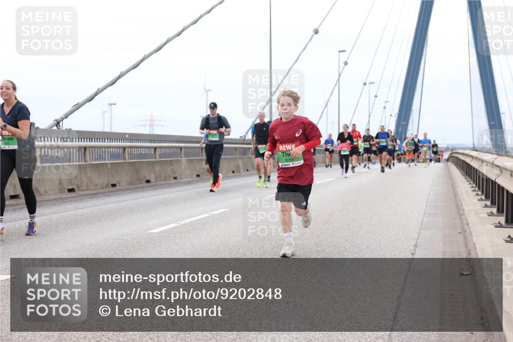03.10.2025 - Köhlbrandbrückenlauf Lena Gebhardt http://msf.ph/oto/9202848 03.10.2025 15:50:50 Position 2 7458, 8256 meine-sportfotos.de
