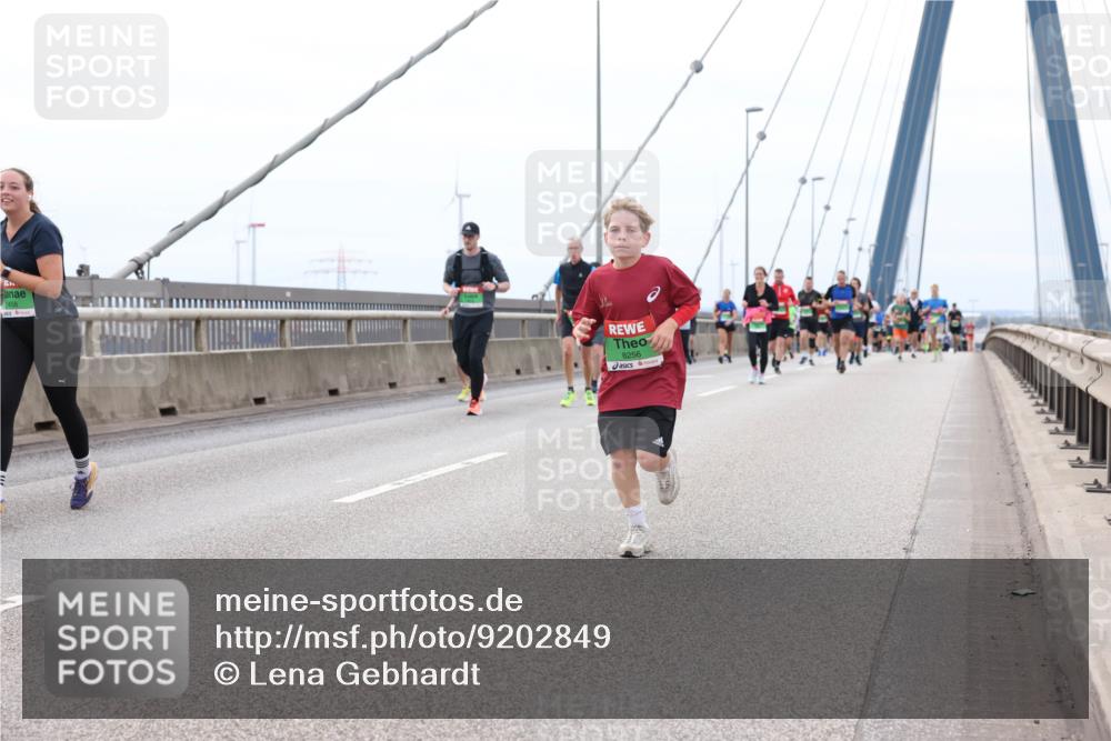 03.10.2025 - Köhlbrandbrückenlauf Lena Gebhardt http://msf.ph/oto/9202849 03.10.2025 15:50:50 Position 2 7458, 8256 meine-sportfotos.de