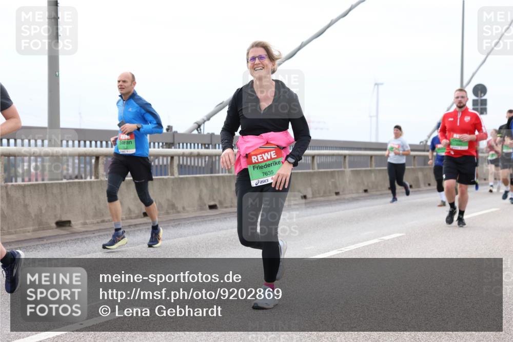 03.10.2025 - Köhlbrandbrückenlauf Lena Gebhardt http://msf.ph/oto/9202869 03.10.2025 15:50:56 Position 2 9, 7635 meine-sportfotos.de