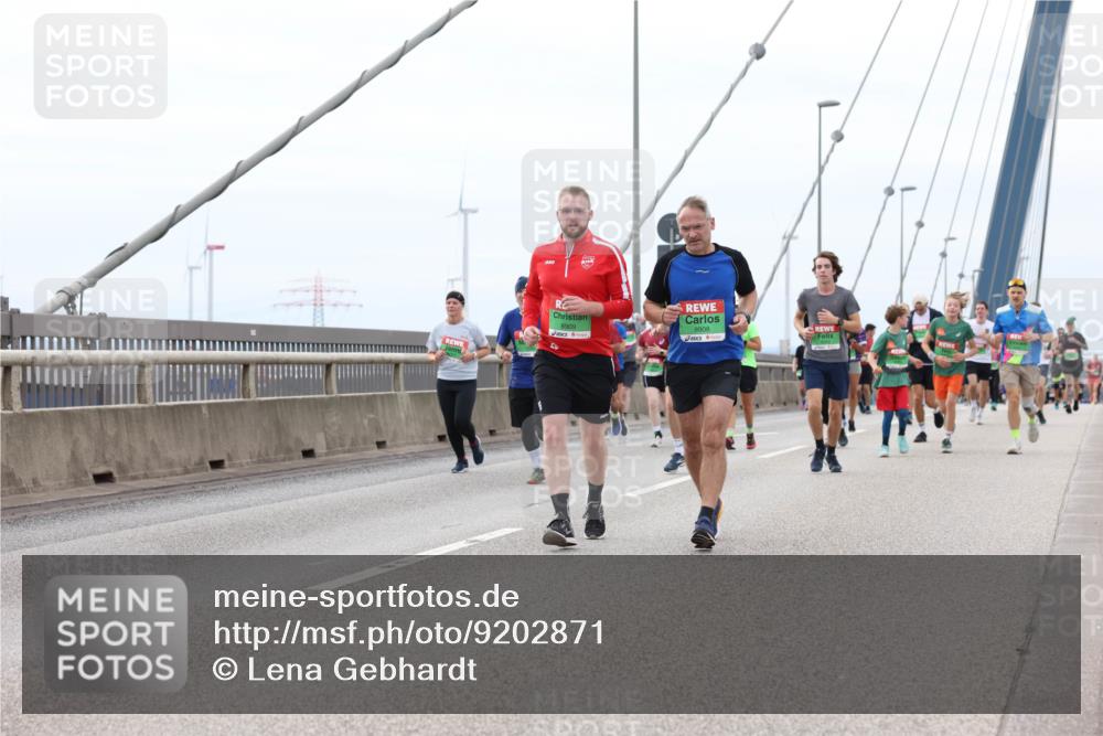 03.10.2025 - Köhlbrandbrückenlauf Lena Gebhardt http://msf.ph/oto/9202871 03.10.2025 15:50:57 Position 2 8909, 8908 meine-sportfotos.de
