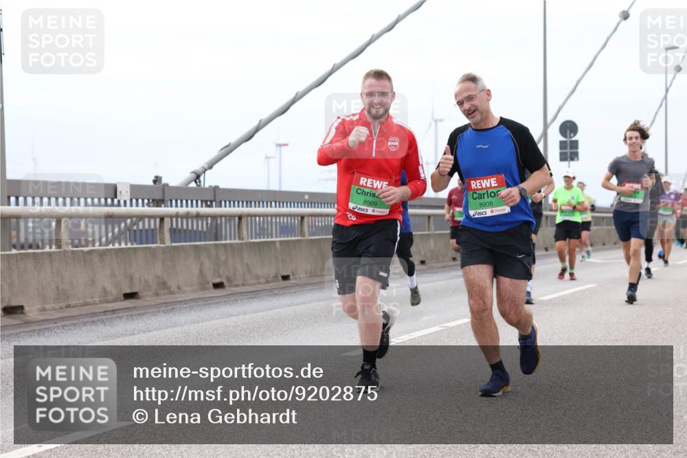 03.10.2025 - Köhlbrandbrückenlauf Lena Gebhardt http://msf.ph/oto/9202875 03.10.2025 15:50:58 Position 2 10, 8909, 8908 meine-sportfotos.de