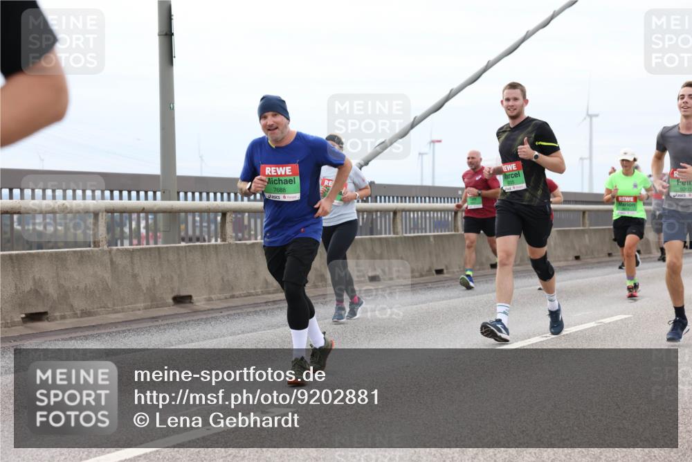 03.10.2025 - Köhlbrandbrückenlauf Lena Gebhardt http://msf.ph/oto/9202881 03.10.2025 15:51:00 Position 2 91, 7688, 1205, 9203 meine-sportfotos.de