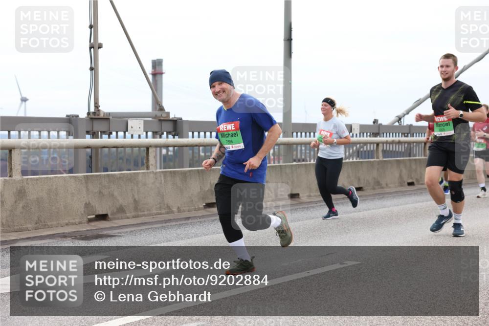 03.10.2025 - Köhlbrandbrückenlauf Lena Gebhardt http://msf.ph/oto/9202884 03.10.2025 15:51:00 Position 2 7688, 1205 meine-sportfotos.de