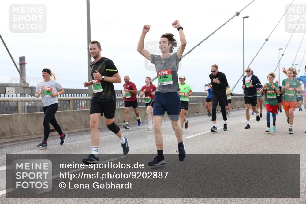 03.10.2025 - Köhlbrandbrückenlauf Lena Gebhardt http://msf.ph/oto/9202887 03.10.2025 15:51:01 Position 2 9203 meine-sportfotos.de