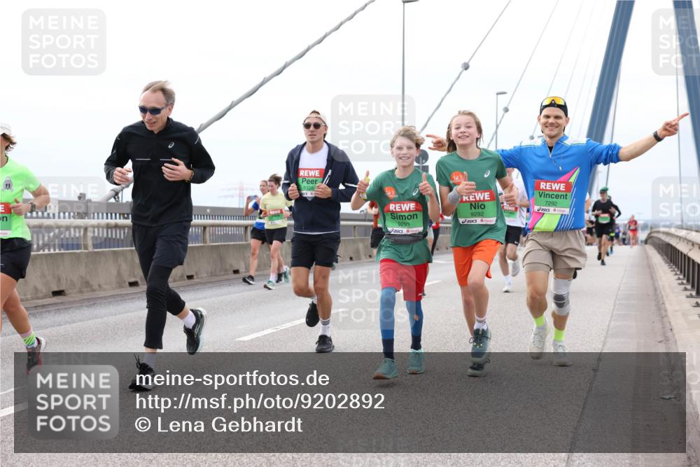 03.10.2025 - Köhlbrandbrückenlauf Lena Gebhardt http://msf.ph/oto/9202892 03.10.2025 15:51:02 Position 2 9359, 9293, 9292, 7292 meine-sportfotos.de