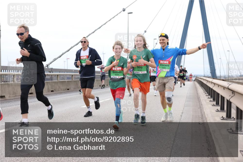 03.10.2025 - Köhlbrandbrückenlauf Lena Gebhardt http://msf.ph/oto/9202895 03.10.2025 15:51:03 Position 2 9359, 9293, 9292, 7292 meine-sportfotos.de