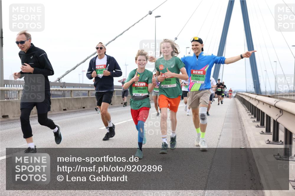 03.10.2025 - Köhlbrandbrückenlauf Lena Gebhardt http://msf.ph/oto/9202896 03.10.2025 15:51:03 Position 2 9359, 9293, 9292, 7292 meine-sportfotos.de