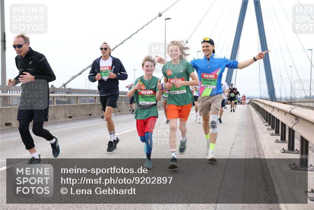 03.10.2025 - Köhlbrandbrückenlauf Lena Gebhardt http://msf.ph/oto/9202897 03.10.2025 15:51:03 Position 2 9359, 9292, 9293, 7292 meine-sportfotos.de