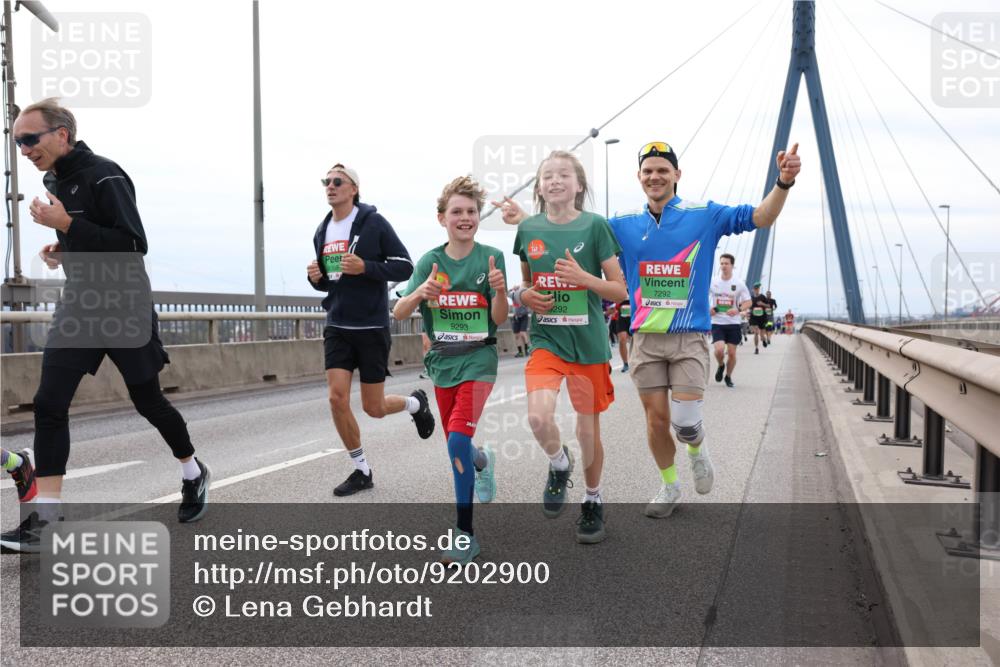 03.10.2025 - Köhlbrandbrückenlauf Lena Gebhardt http://msf.ph/oto/9202900 03.10.2025 15:51:04 Position 2 9293, 292, 7292 meine-sportfotos.de