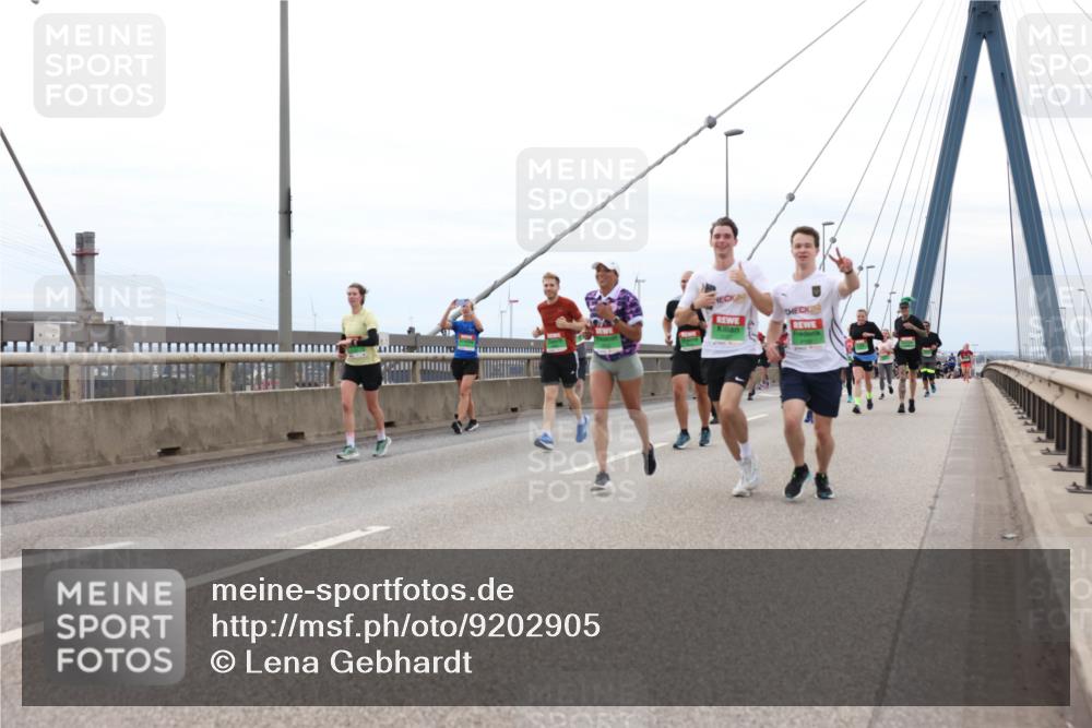 03.10.2025 - Köhlbrandbrückenlauf Lena Gebhardt http://msf.ph/oto/9202905 03.10.2025 15:51:05 Position 2  meine-sportfotos.de
