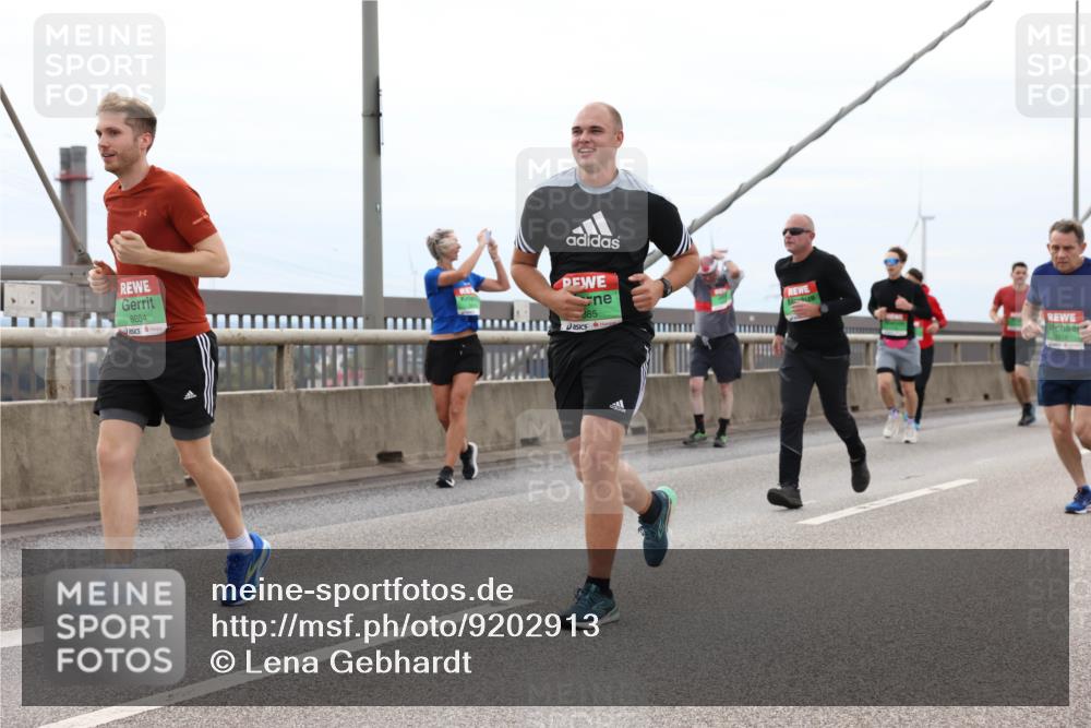 03.10.2025 - Köhlbrandbrückenlauf Lena Gebhardt http://msf.ph/oto/9202913 03.10.2025 15:51:07 Position 2 8884, 885, 1018 meine-sportfotos.de