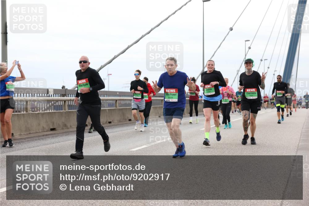 03.10.2025 - Köhlbrandbrückenlauf Lena Gebhardt http://msf.ph/oto/9202917 03.10.2025 15:51:08 Position 2 9318, 7850 meine-sportfotos.de