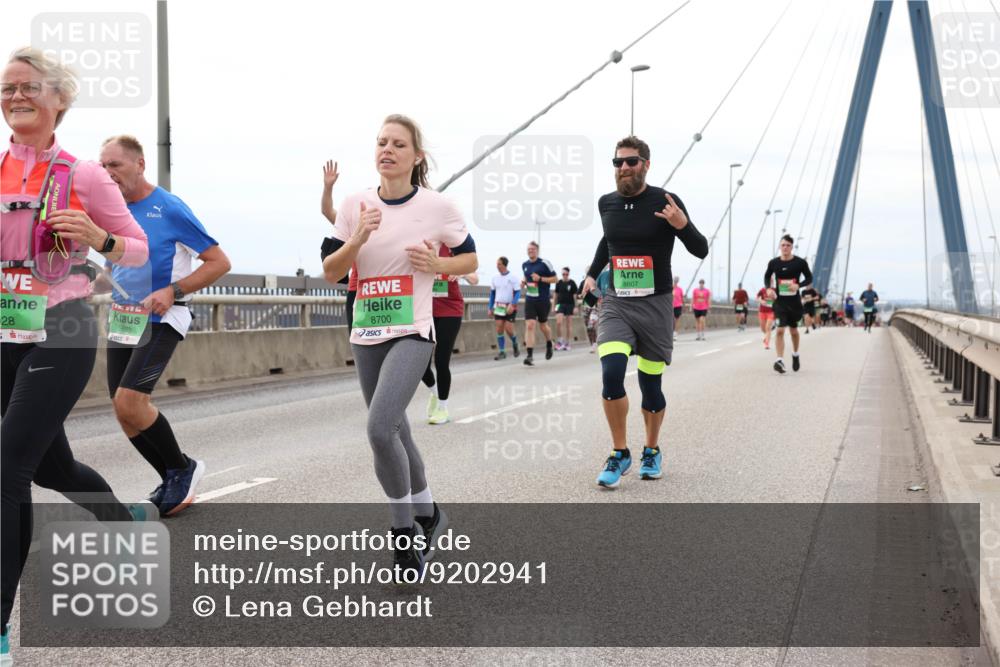 03.10.2025 - Köhlbrandbrückenlauf Lena Gebhardt http://msf.ph/oto/9202941 03.10.2025 15:51:12 Position 2 28, 9603, 8700, 8607 meine-sportfotos.de