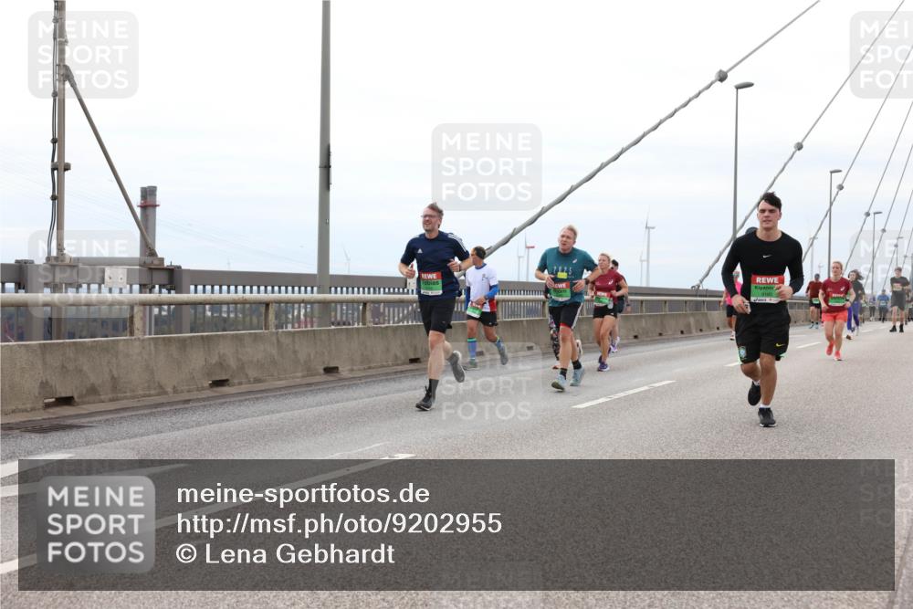 03.10.2025 - Köhlbrandbrückenlauf Lena Gebhardt http://msf.ph/oto/9202955 03.10.2025 15:51:15 Position 2  meine-sportfotos.de