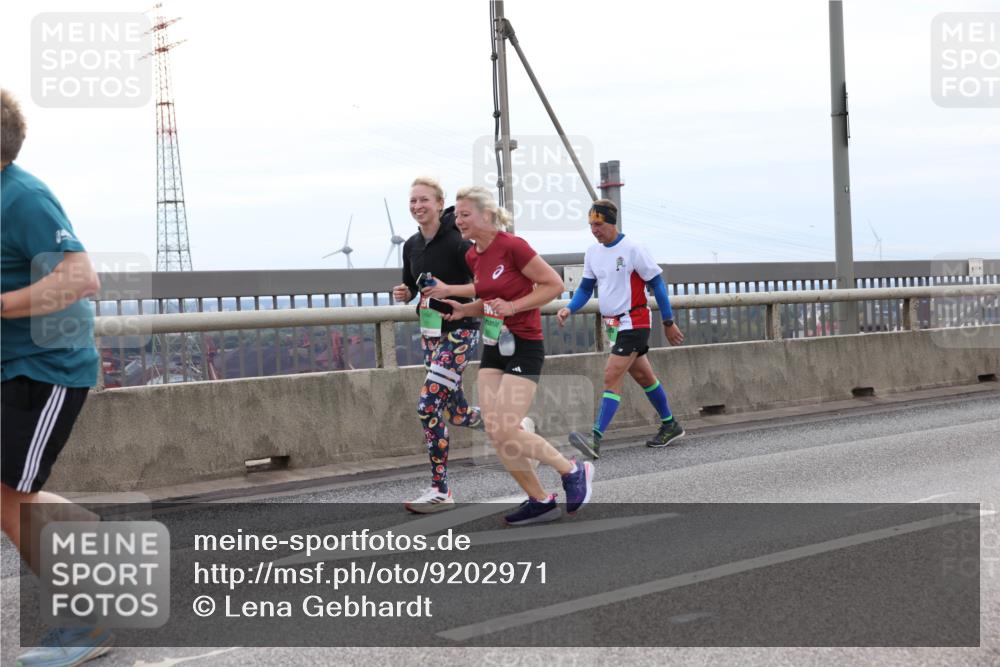 03.10.2025 - Köhlbrandbrückenlauf Lena Gebhardt http://msf.ph/oto/9202971 03.10.2025 15:51:18 Position 2  meine-sportfotos.de
