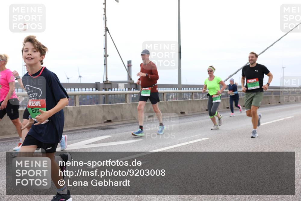 03.10.2025 - Köhlbrandbrückenlauf Lena Gebhardt http://msf.ph/oto/9203008 03.10.2025 15:51:28 Position 2  meine-sportfotos.de