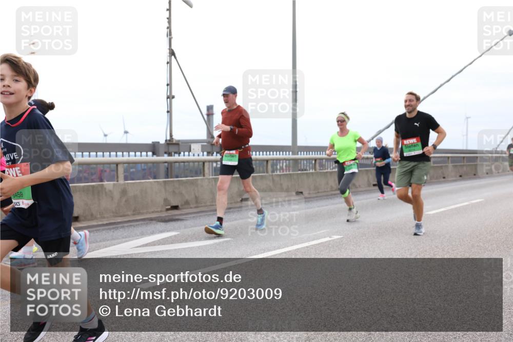 03.10.2025 - Köhlbrandbrückenlauf Lena Gebhardt http://msf.ph/oto/9203009 03.10.2025 15:51:28 Position 2 0459 meine-sportfotos.de