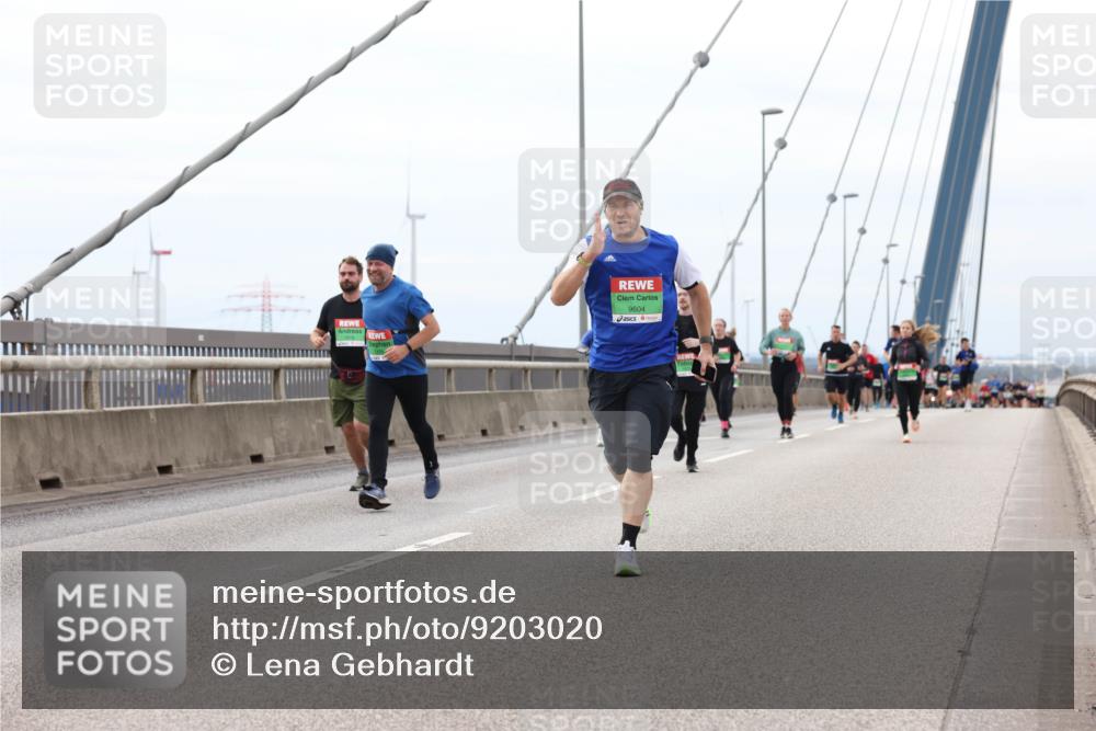 03.10.2025 - Köhlbrandbrückenlauf Lena Gebhardt http://msf.ph/oto/9203020 03.10.2025 15:51:31 Position 2 9604 meine-sportfotos.de