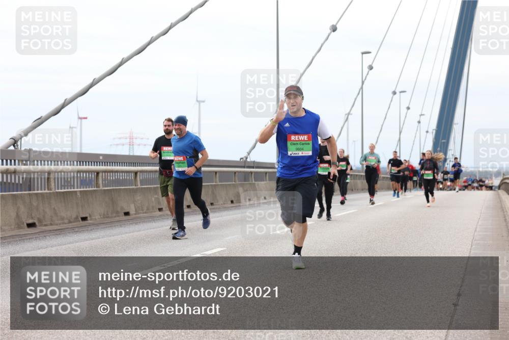 03.10.2025 - Köhlbrandbrückenlauf Lena Gebhardt http://msf.ph/oto/9203021 03.10.2025 15:51:31 Position 2 9604 meine-sportfotos.de