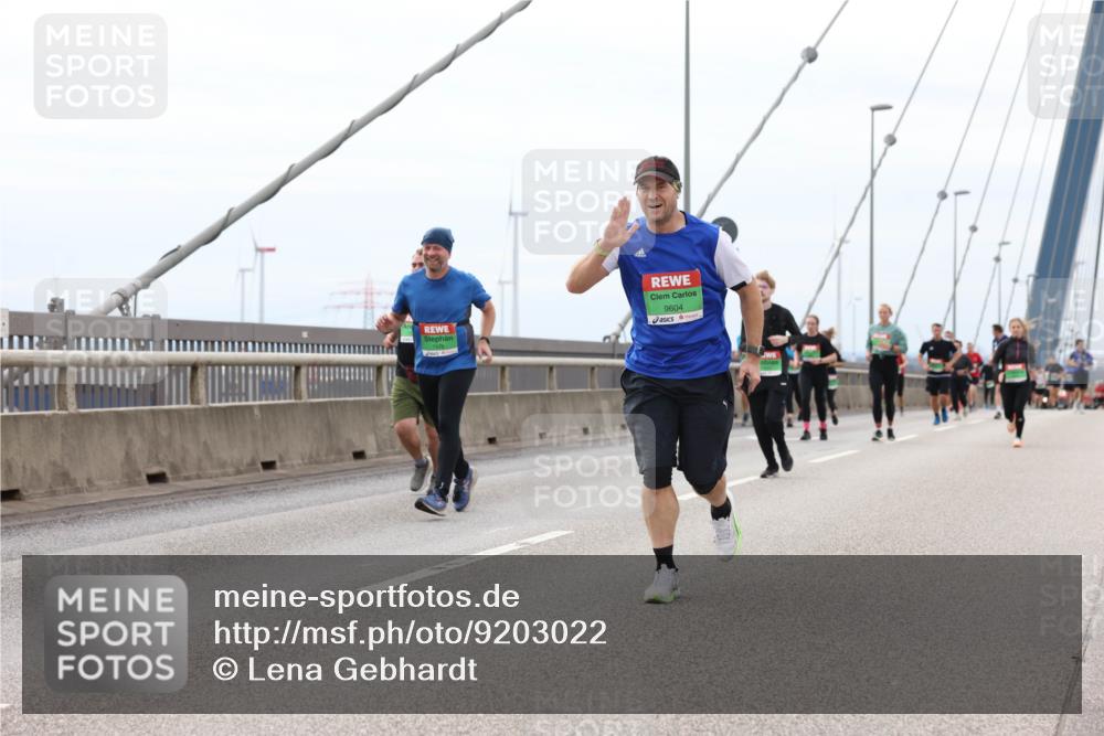 03.10.2025 - Köhlbrandbrückenlauf Lena Gebhardt http://msf.ph/oto/9203022 03.10.2025 15:51:31 Position 2 9604 meine-sportfotos.de