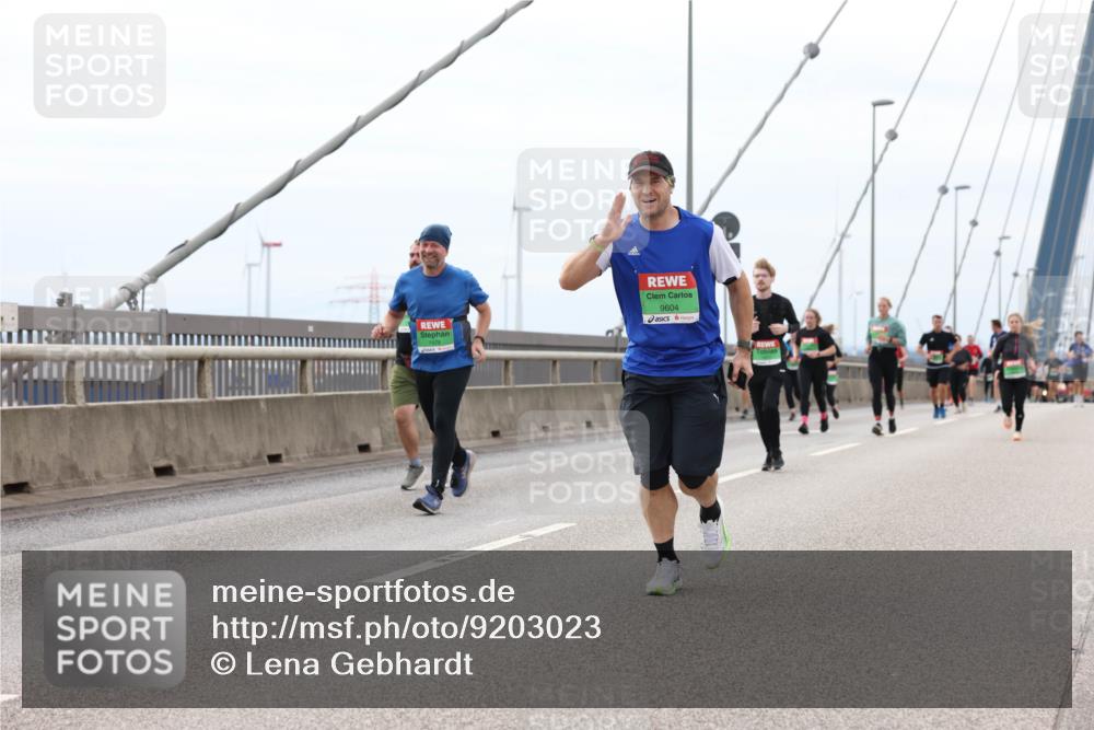 03.10.2025 - Köhlbrandbrückenlauf Lena Gebhardt http://msf.ph/oto/9203023 03.10.2025 15:51:31 Position 2 9604 meine-sportfotos.de