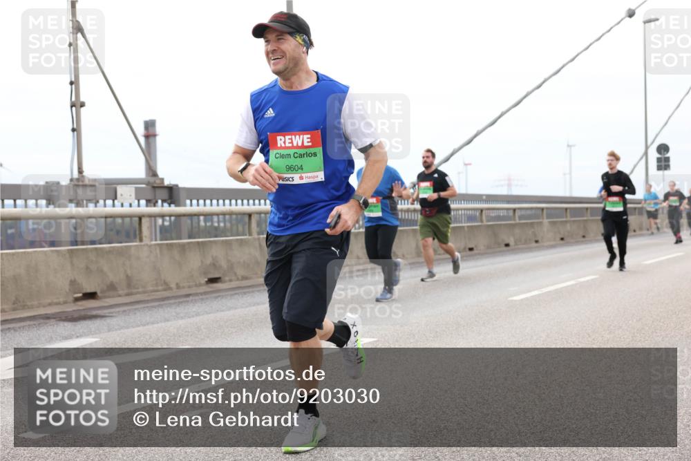 03.10.2025 - Köhlbrandbrückenlauf Lena Gebhardt http://msf.ph/oto/9203030 03.10.2025 15:51:33 Position 2 9604 meine-sportfotos.de