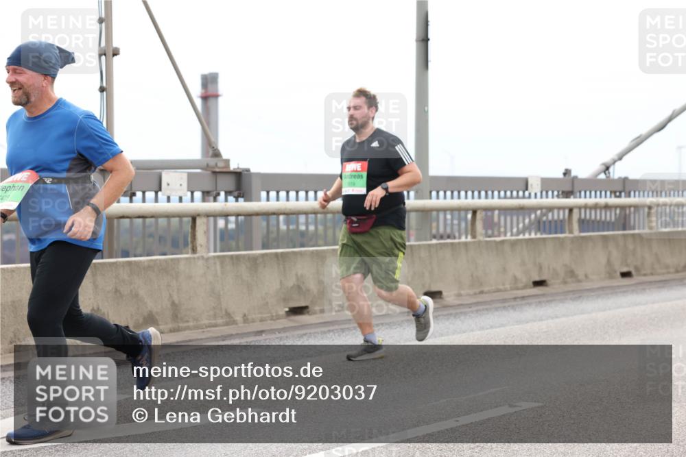 03.10.2025 - Köhlbrandbrückenlauf Lena Gebhardt http://msf.ph/oto/9203037 03.10.2025 15:51:35 Position 2  meine-sportfotos.de