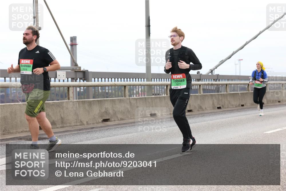 03.10.2025 - Köhlbrandbrückenlauf Lena Gebhardt http://msf.ph/oto/9203041 03.10.2025 15:51:36 Position 2 7619, 7671 meine-sportfotos.de