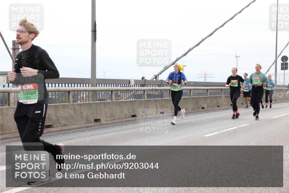 03.10.2025 - Köhlbrandbrückenlauf Lena Gebhardt http://msf.ph/oto/9203044 03.10.2025 15:51:36 Position 2 7671 meine-sportfotos.de